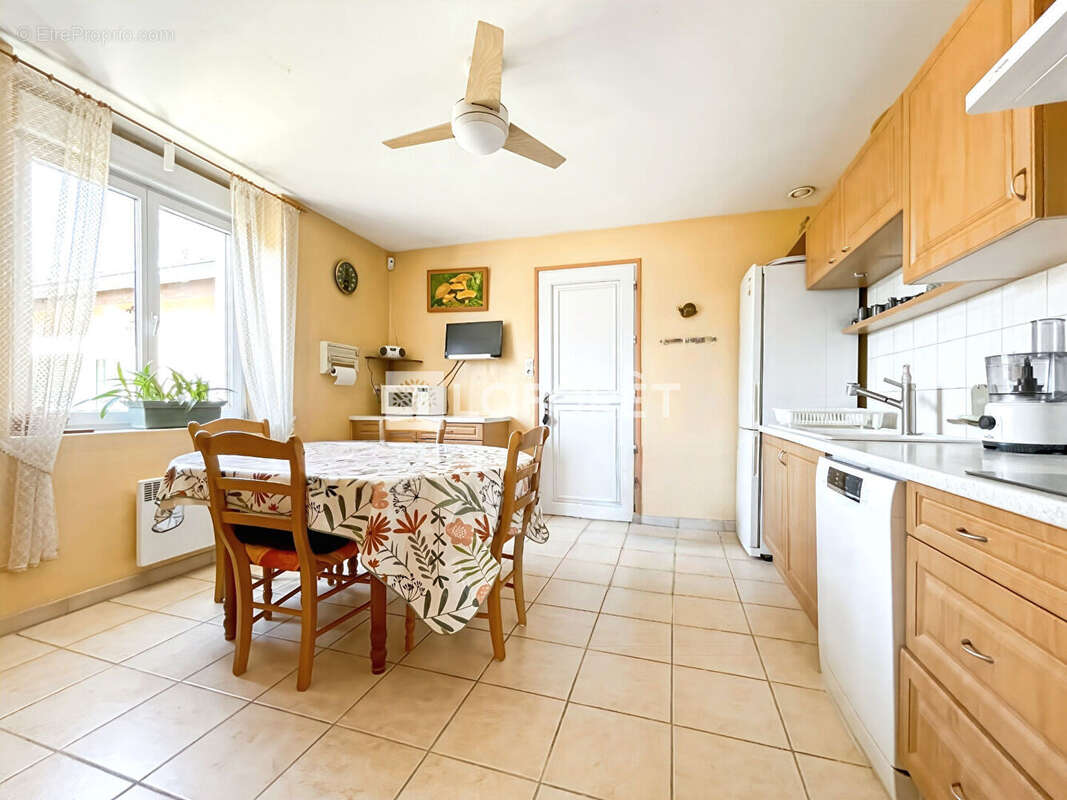 Maison 7 chambres avec piscine intérieure et garages - Portes-lès-Valence - photo 3