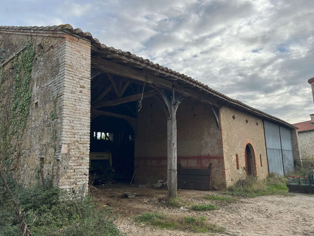 Bastide et dépendances sur 11 hectares - photo 10