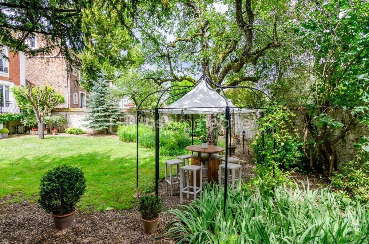 Maison à CORBEIL-ESSONNES