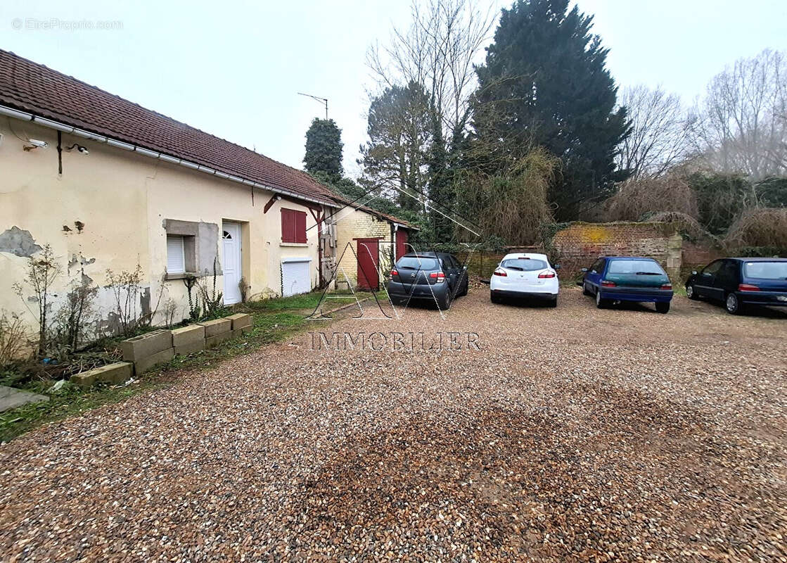 Appartement à ALLONNE