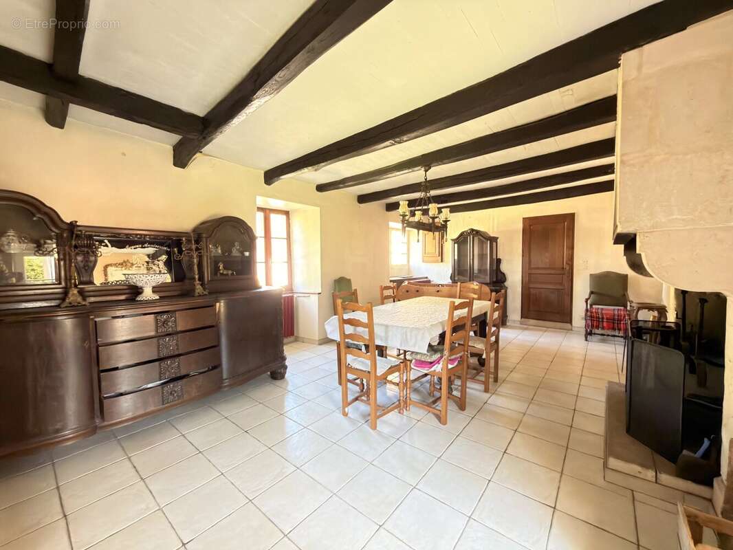 Appartement à TAIZE-AIZIE
