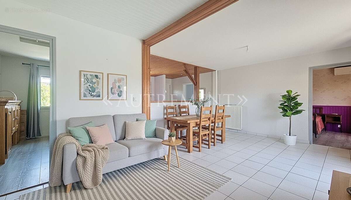 Maison à SAINT-SULPICE