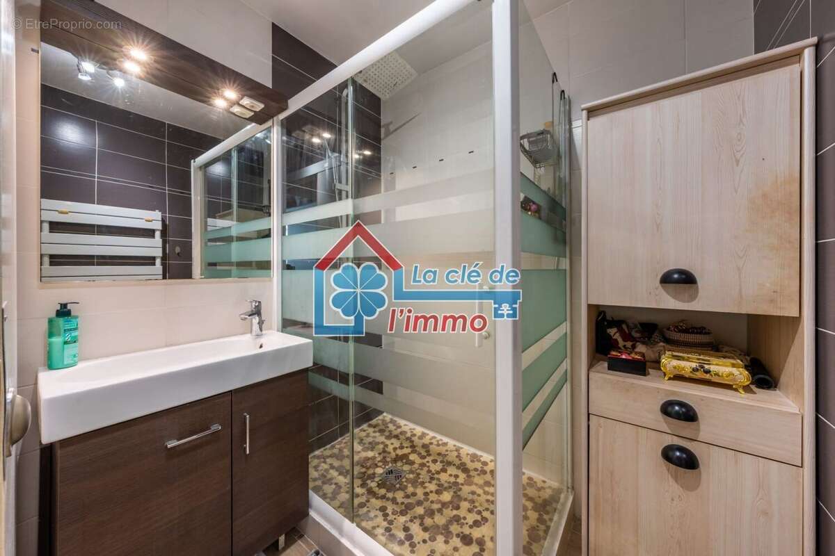 Appartement à SAVIGNY-LE-TEMPLE