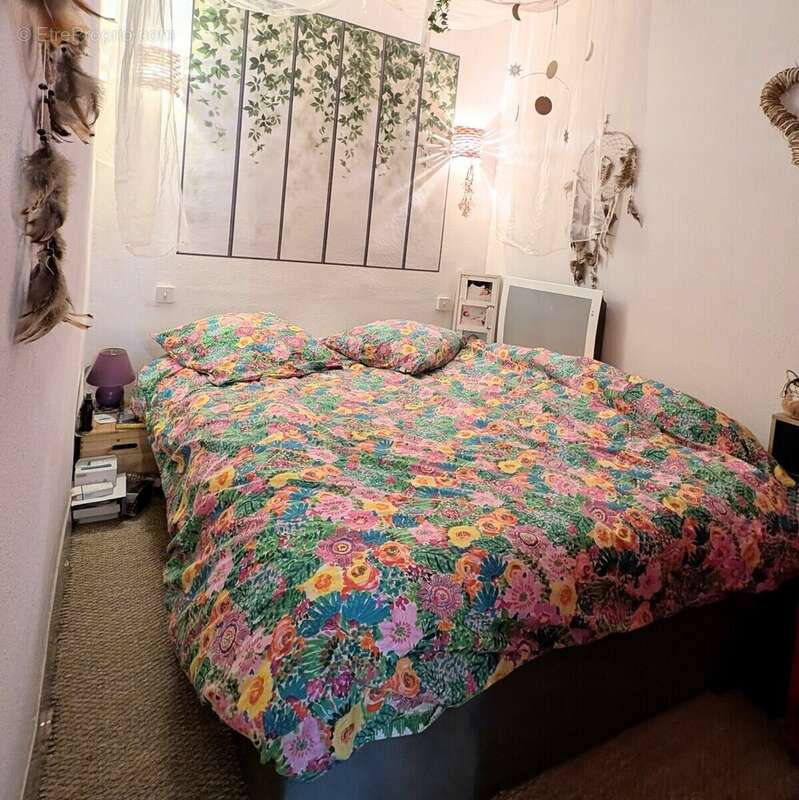 Appartement à COLLOBRIERES