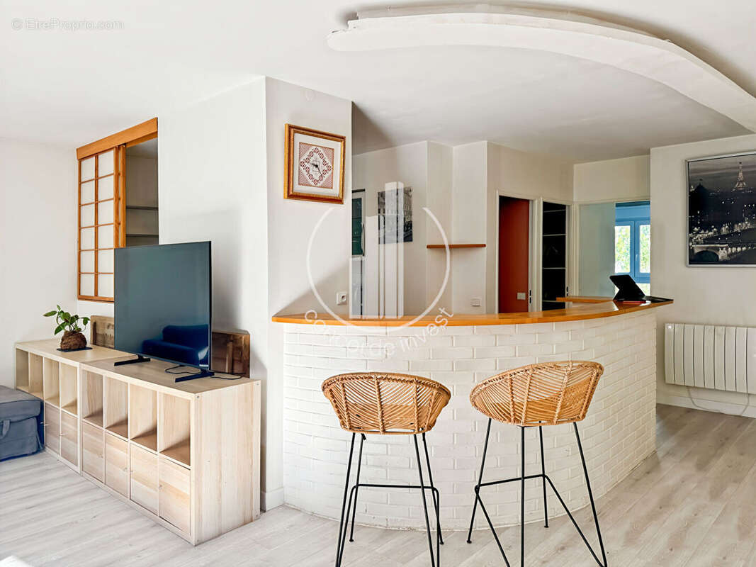 Appartement à COURBEVOIE