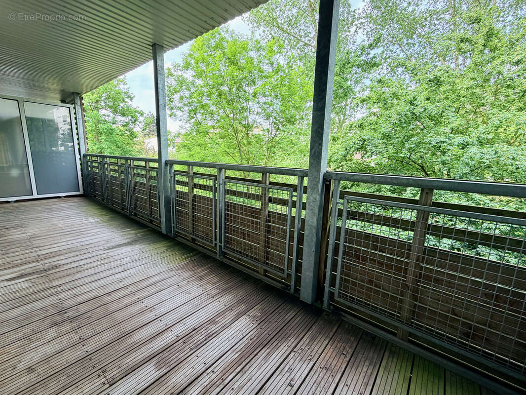 ST ANDRE LEZ LILLE : T2 avec balcon et parkings - photo 2