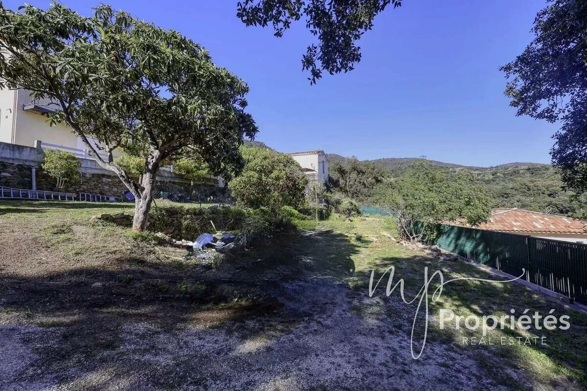 Terrain à LE LAVANDOU