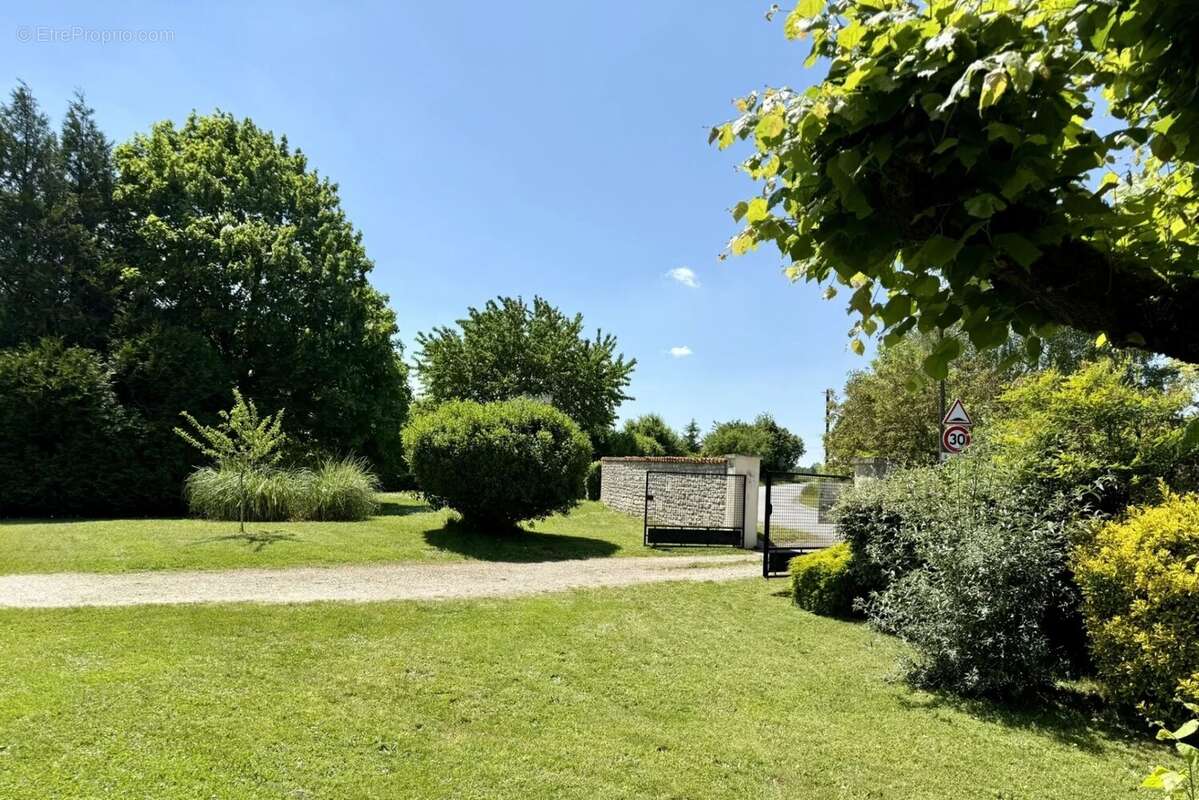 Maison à LA FAYE