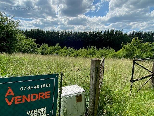 Terrain à AUBEVOYE