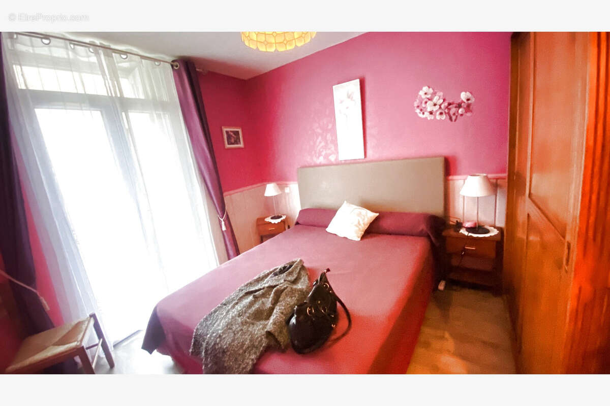 Bel appartement type T3 entièrement meublé à 2 pas des thermes d'Amélie les Bains. Idéal investisseurs ! - photo 8
