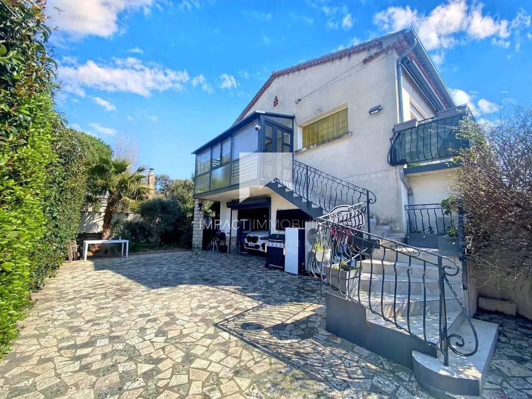 Appartement à LA CRAU