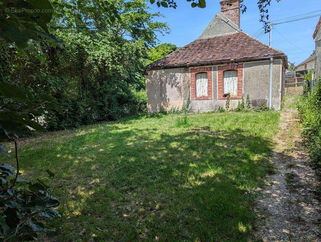 Maison +100m2 à restaurer sur parcelle de 307m2 - photo 2