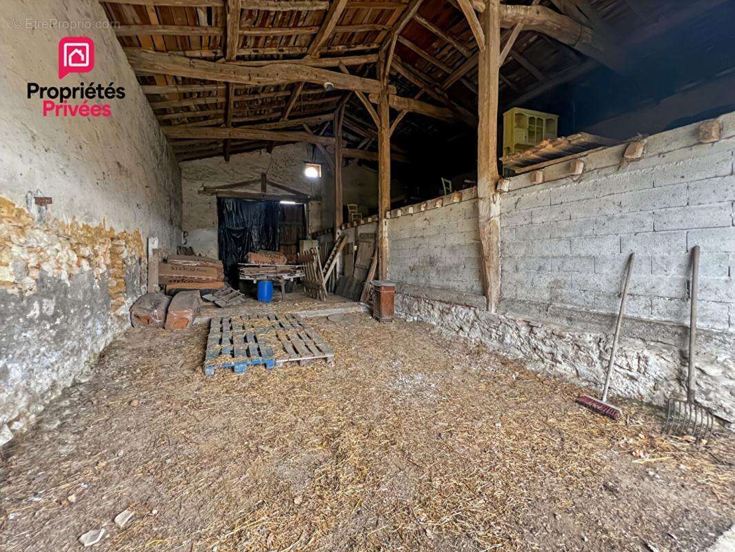 Grange en pierre à réhabiliter 240 m² au sol avec CU opérationnel - photo 5