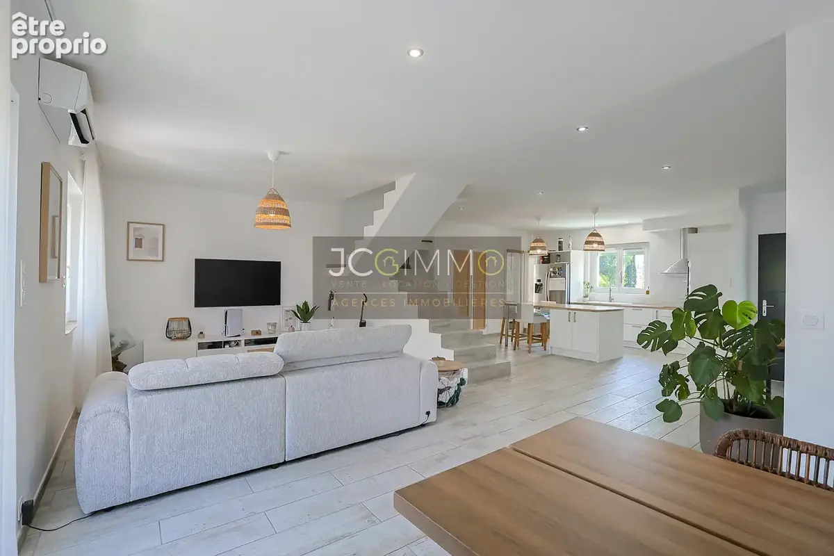 Maison composée de 3 appartements au Cap Brun - photo 33