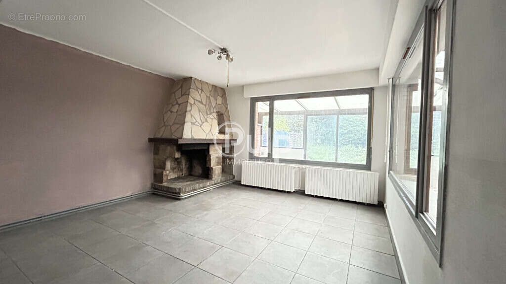 Appartement à FOUQUIERES-LES-LENS