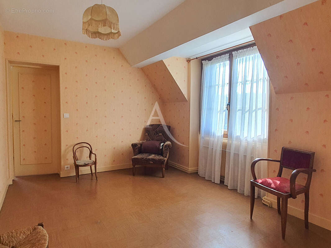 Maison à VILLENTROIS