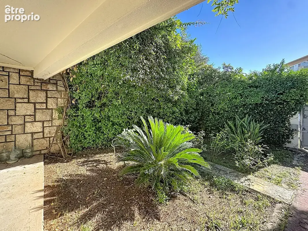 Villa  à côté de Monaco avec magnifique éxterieur,  double garage  et plusieurs places de parkings - photo 23
