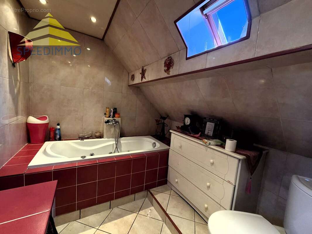 Maison à MANDRES-LES-ROSES