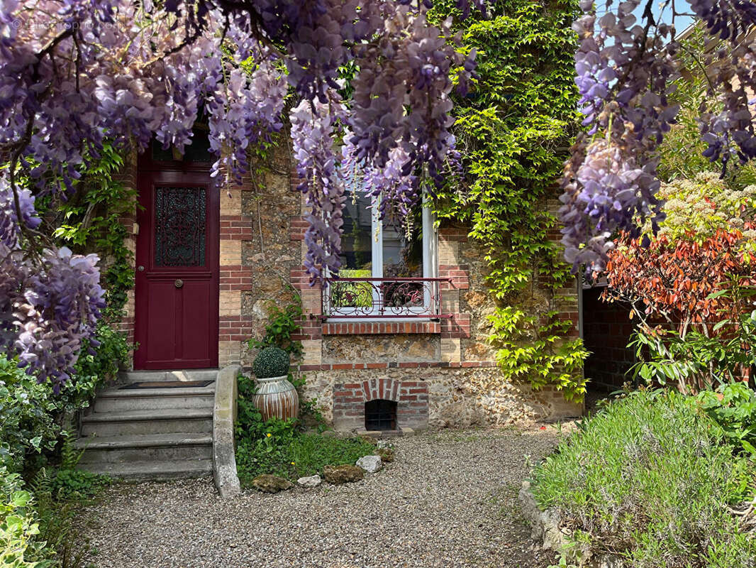 Maison à SAINT-MAUR-DES-FOSSES