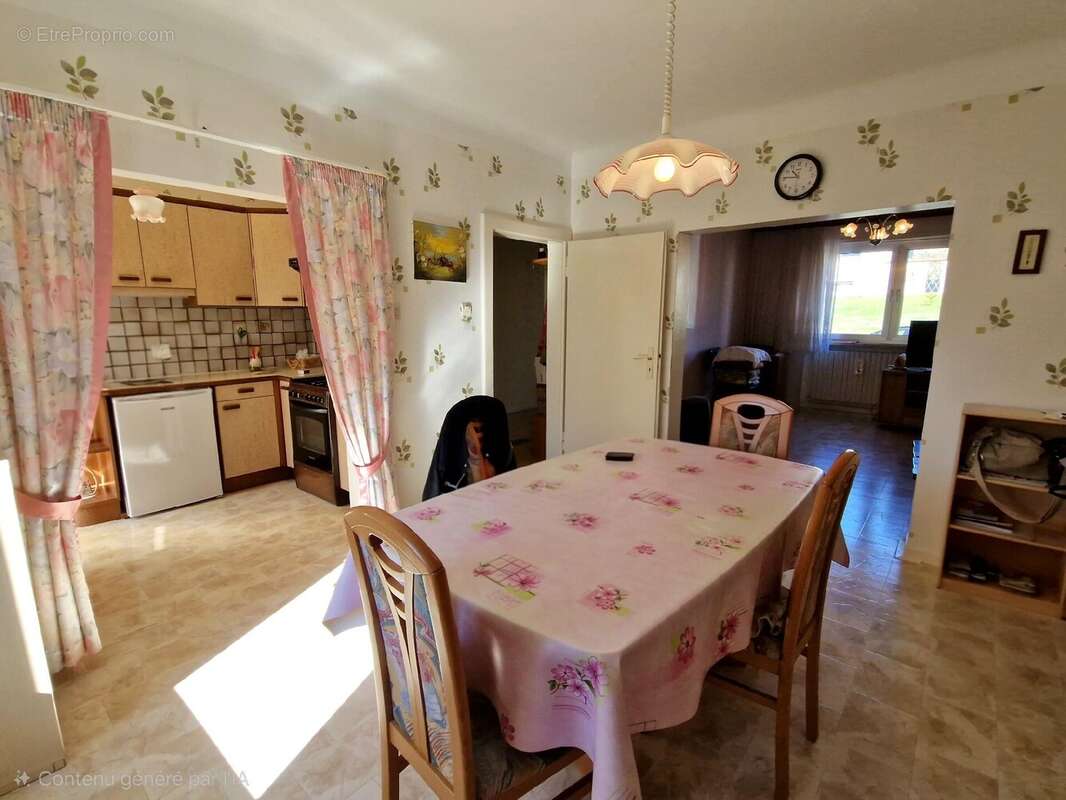 Maison à PUTTELANGE-AUX-LACS
