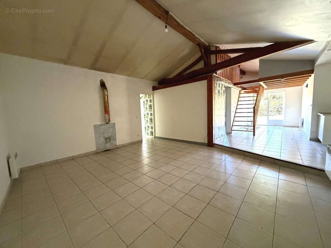 Maison en pierres - cravans - photo 3