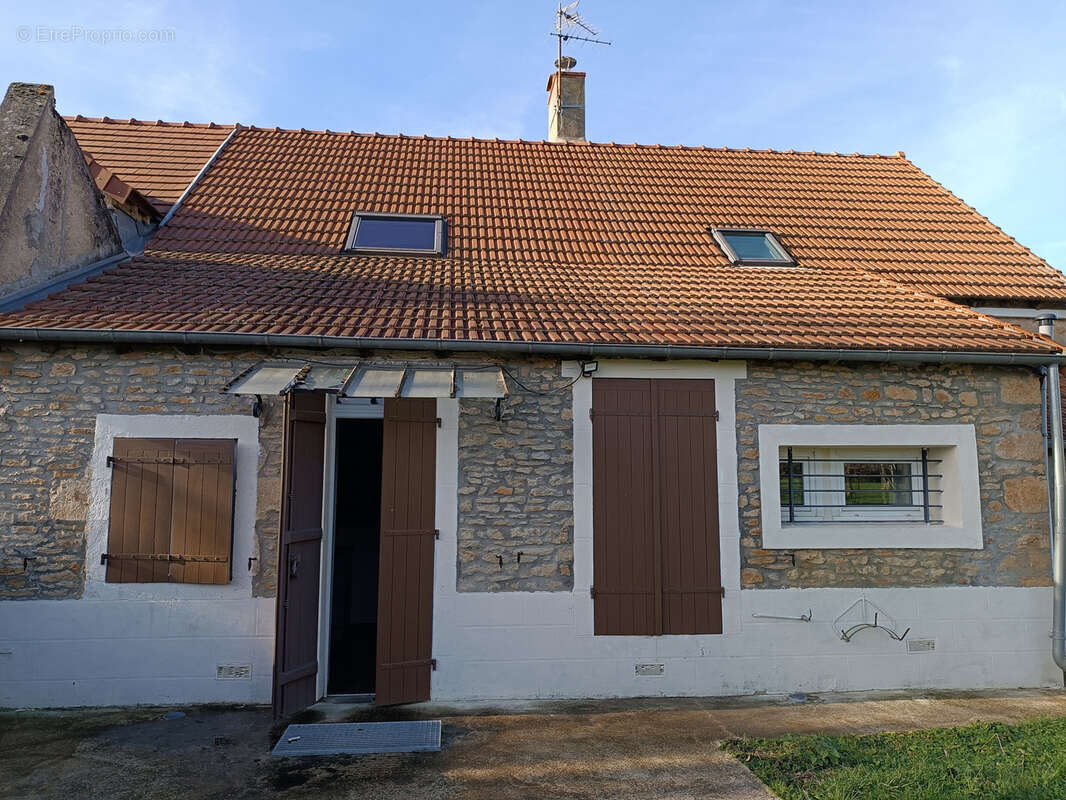 Maison à MORNAY-BERRY