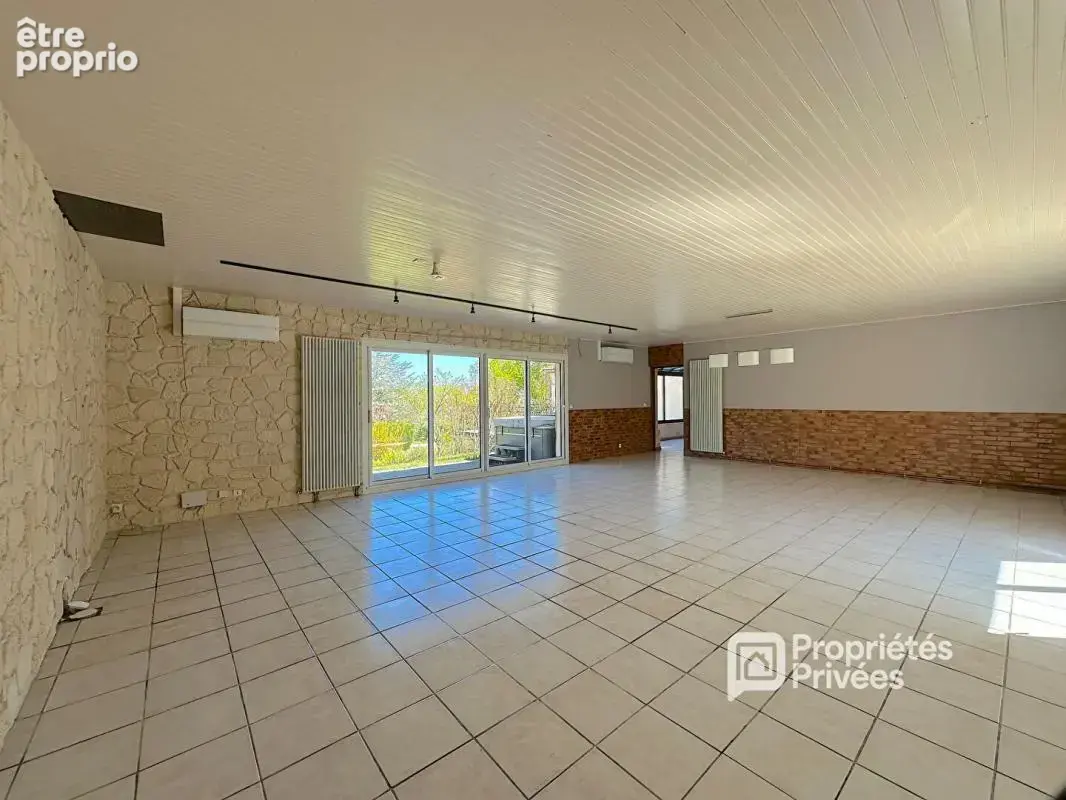 Maison 8 pièces 258 m2 avec piscine sur terrain clos 2832 m2 - photo 7