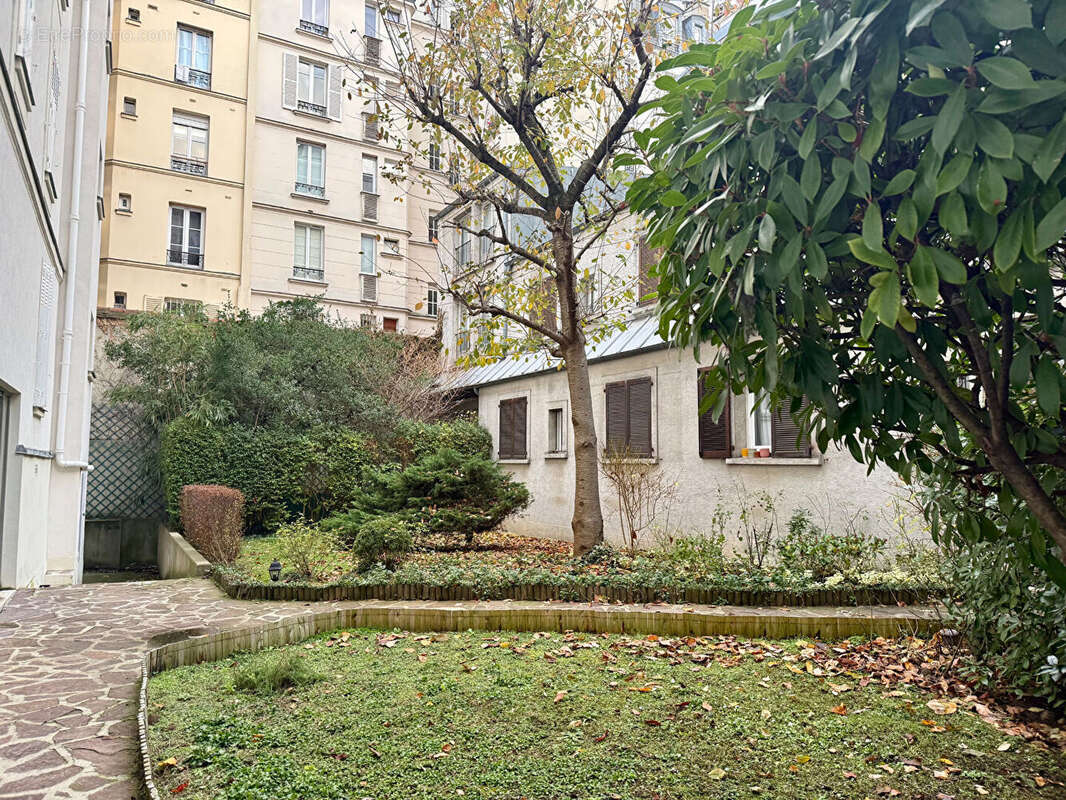 Appartement à PARIS-14E