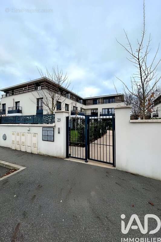 Photo 8 - Appartement à VOISINS-LE-BRETONNEUX