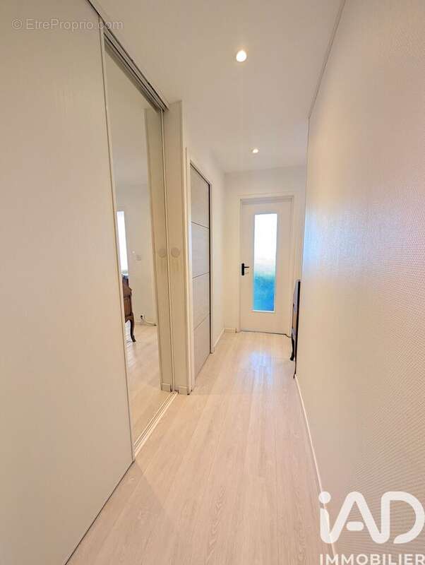 Photo 3 - Appartement à SAINT-JEAN-DE-BRAYE