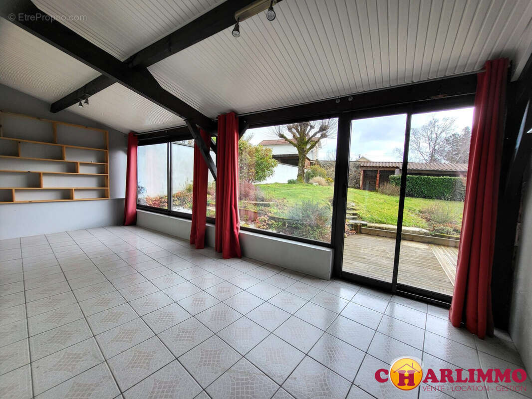 Maison à SAINT-JUNIEN