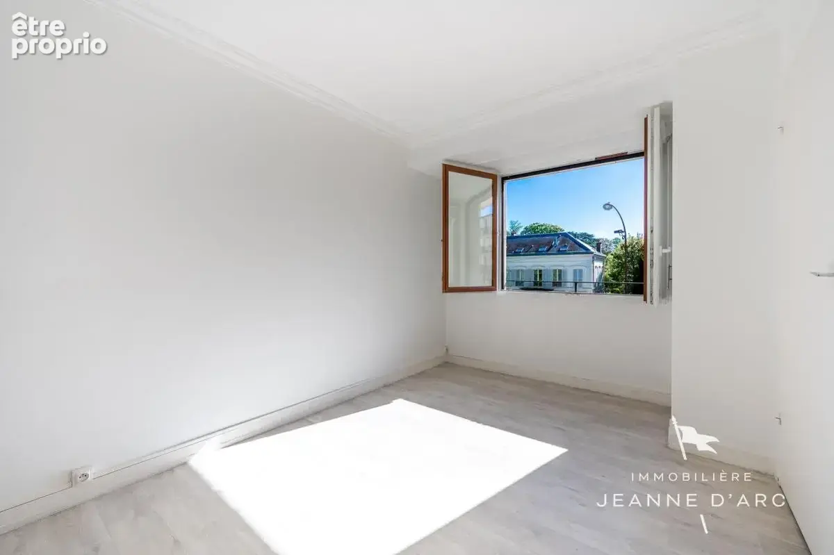 VERSAILLES - GARE RIVE DROITE - 43M² - 2P - 1  Chambre - Cave, Place de stationnement en option - photo 11
