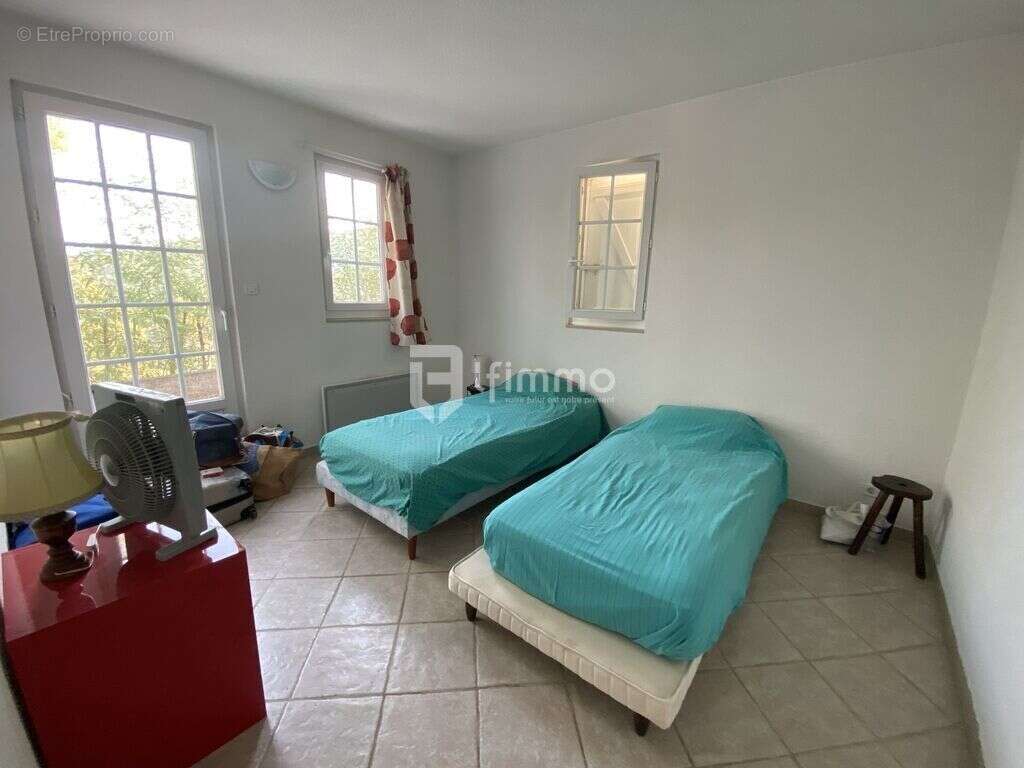 Maison à LE MUY
