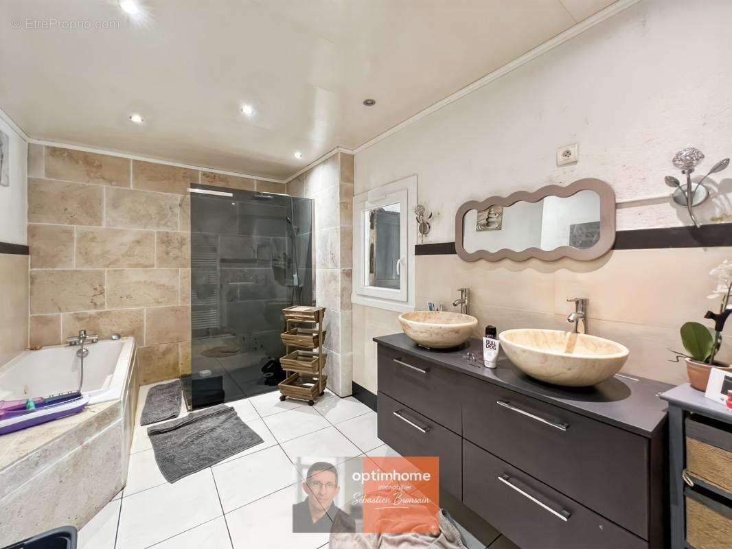 NANCE – Propriété de caractère de 240 m² avec dépendances, piscine et 3 720 m² de terrain - photo 12