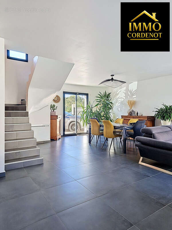 Maison 104 m² à Rocbaron  - photo 6