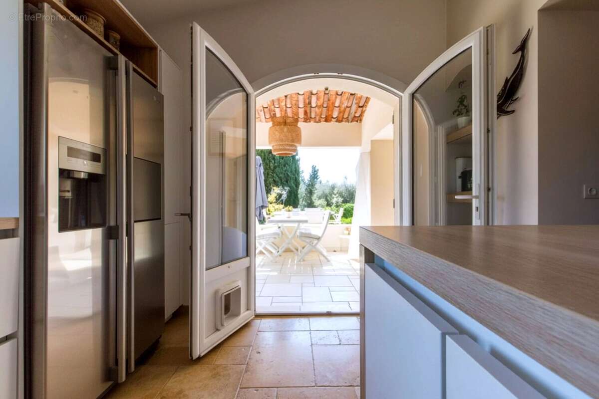 Maison à CHATEAUNEUF-GRASSE