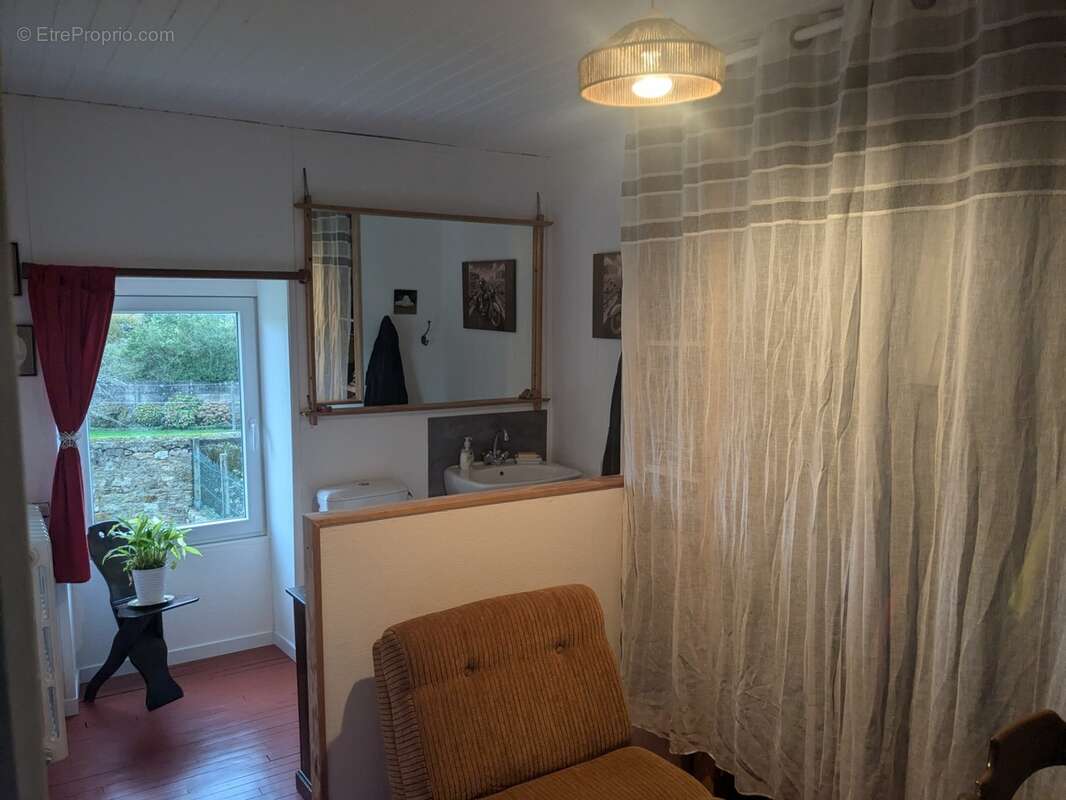 Ploerdut jolie maison en pierre sous ardoise de 94 m² environ 5 pieces 2 dependances terrain clos de 2686m² a batir - photo 9