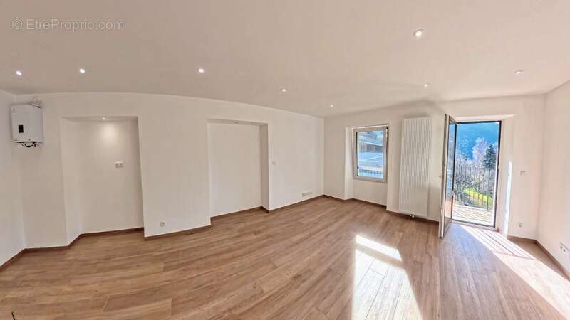 Appartement à SALINS-LES-THERMES