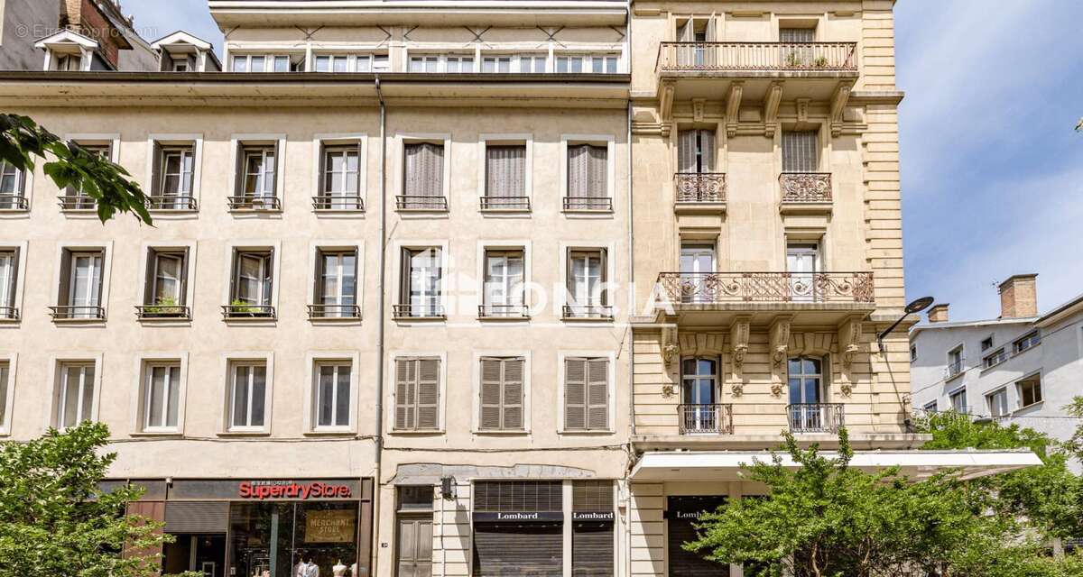Grenoble hyper-centre - vaste appartement t3 105 m² - photo 10