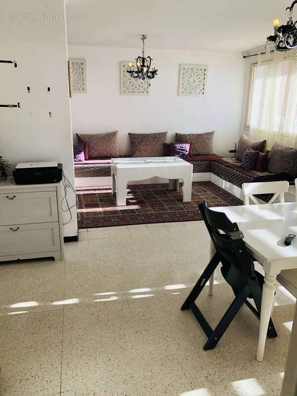 Appartement à LUNEL