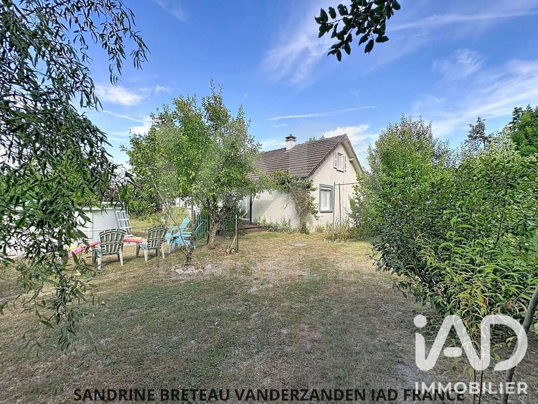 Maison 121 m² à Chambon-La-Foret  - photo 4