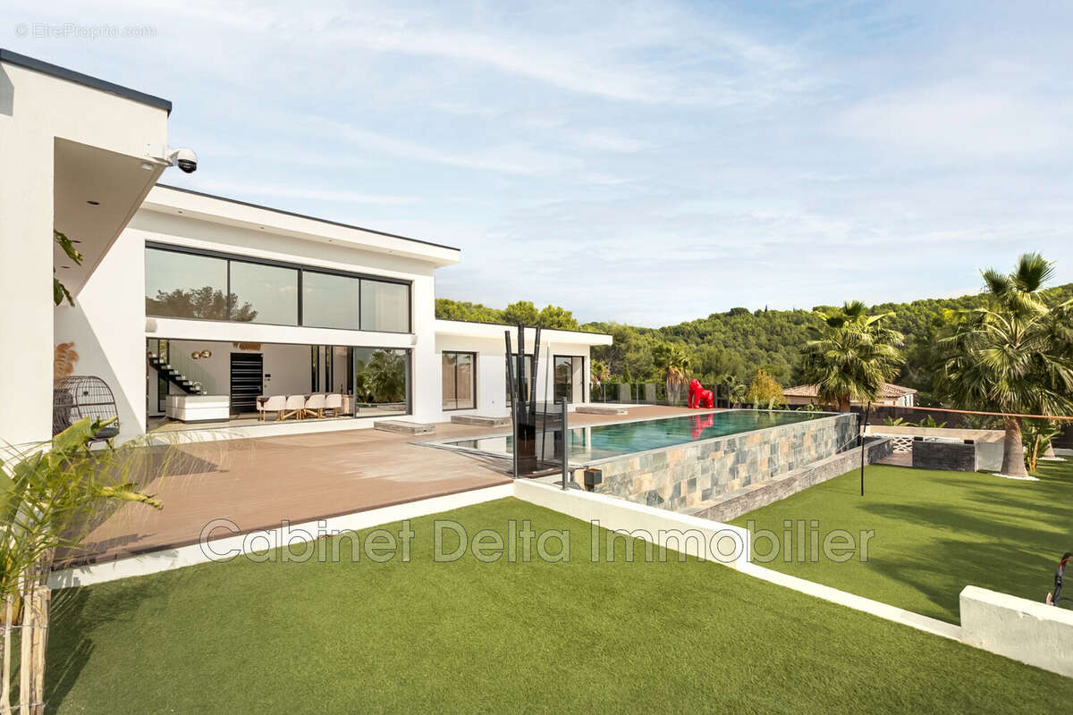 Maison 195 m² à Bandol  - photo 9