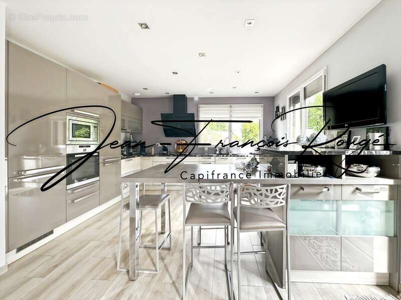 AGNEAUX, superbe maison de 210 m² avec vie de plain-pied, piscine et spa - photo 10