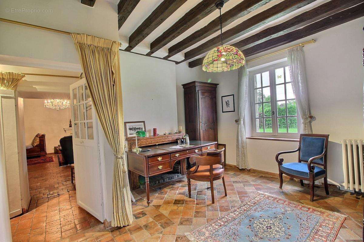 Maison Vieilles Maisons Sur Joudry 11 pièce(s) 310 m2 - photo 2