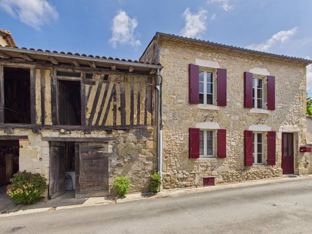 Maison à LAUZUN