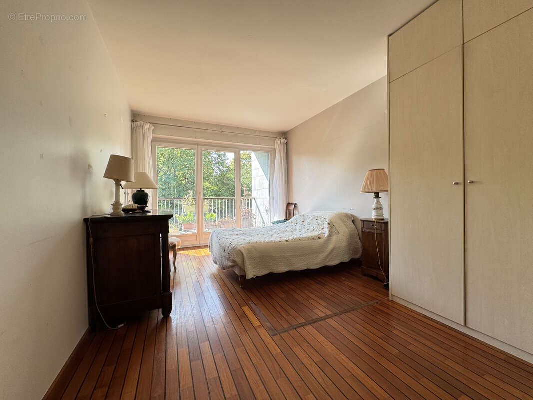Appartement - 117,35 m2 - 5 pièces - photo 5
