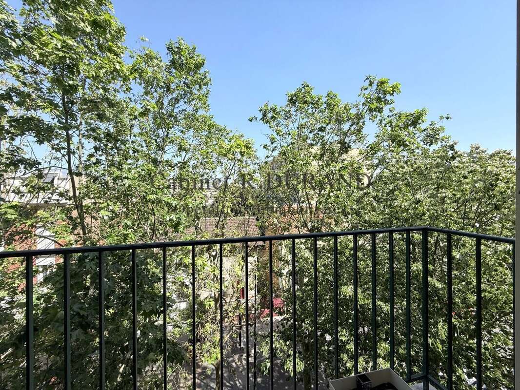 Appartement à LA GARENNE-COLOMBES