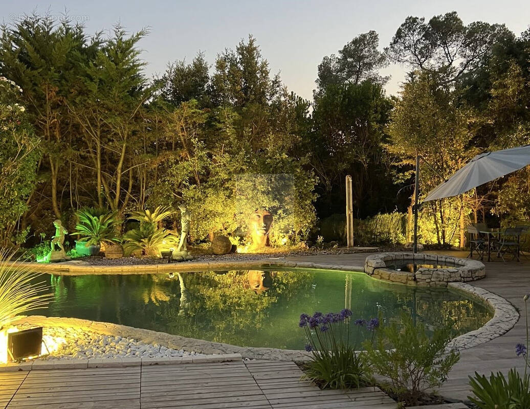 Maison à ROQUEFORT-LES-PINS