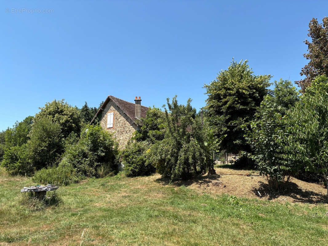Coussac Bonneval : Authentique corps de ferme sur 4,2 hectares - photo 20