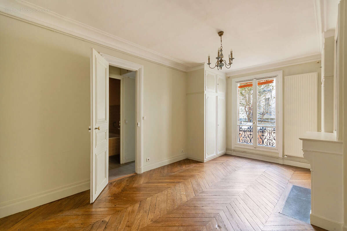 Appartement à PARIS-8E